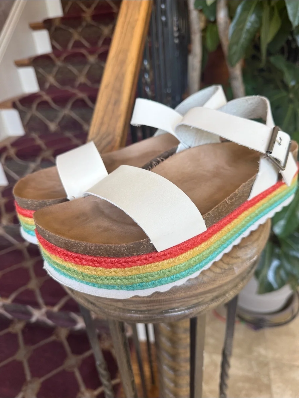 DIRTY LAUNDRY white rainbow, striped platform sandals very good condition 9.5
